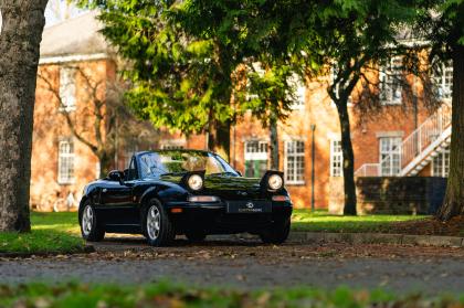 Η Electrogenic μετέτρεψε την πρώτη γενιά του Mazda Miata σε ηλεκτρική!